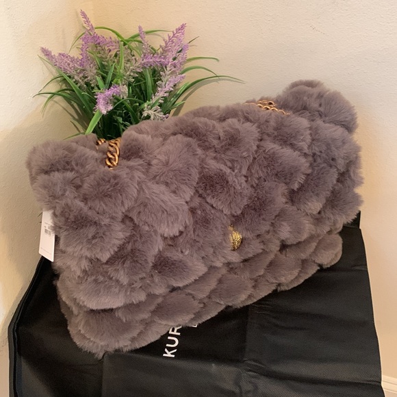 Kurt Geiger London Kensington XXL Quilted Faux Fur Shoulder Bag - Picture 4 of 17